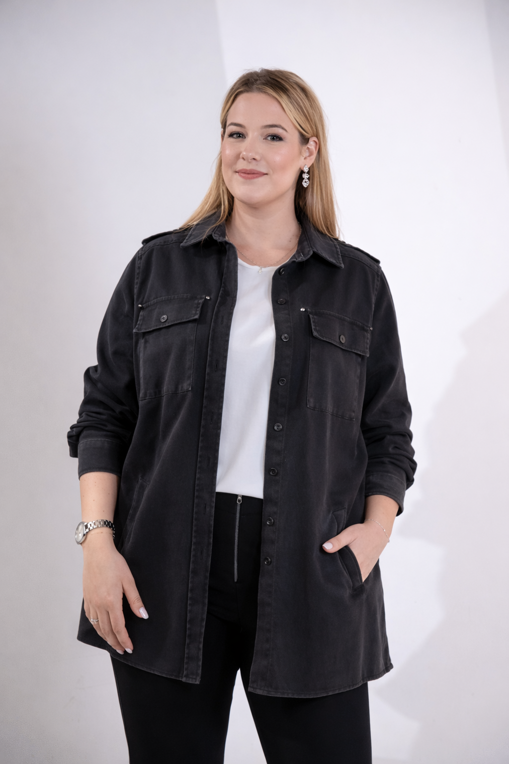 Büyük Beden Gabardin Cep Detaylı Gömlek- Siyah